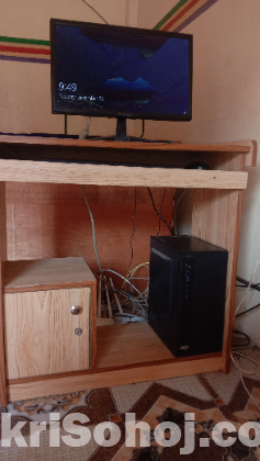 একটি কম্পিউটার (ডেস্ক সহ) বিক্রয় হইবে (৫ মাস ব্যবহৃত)